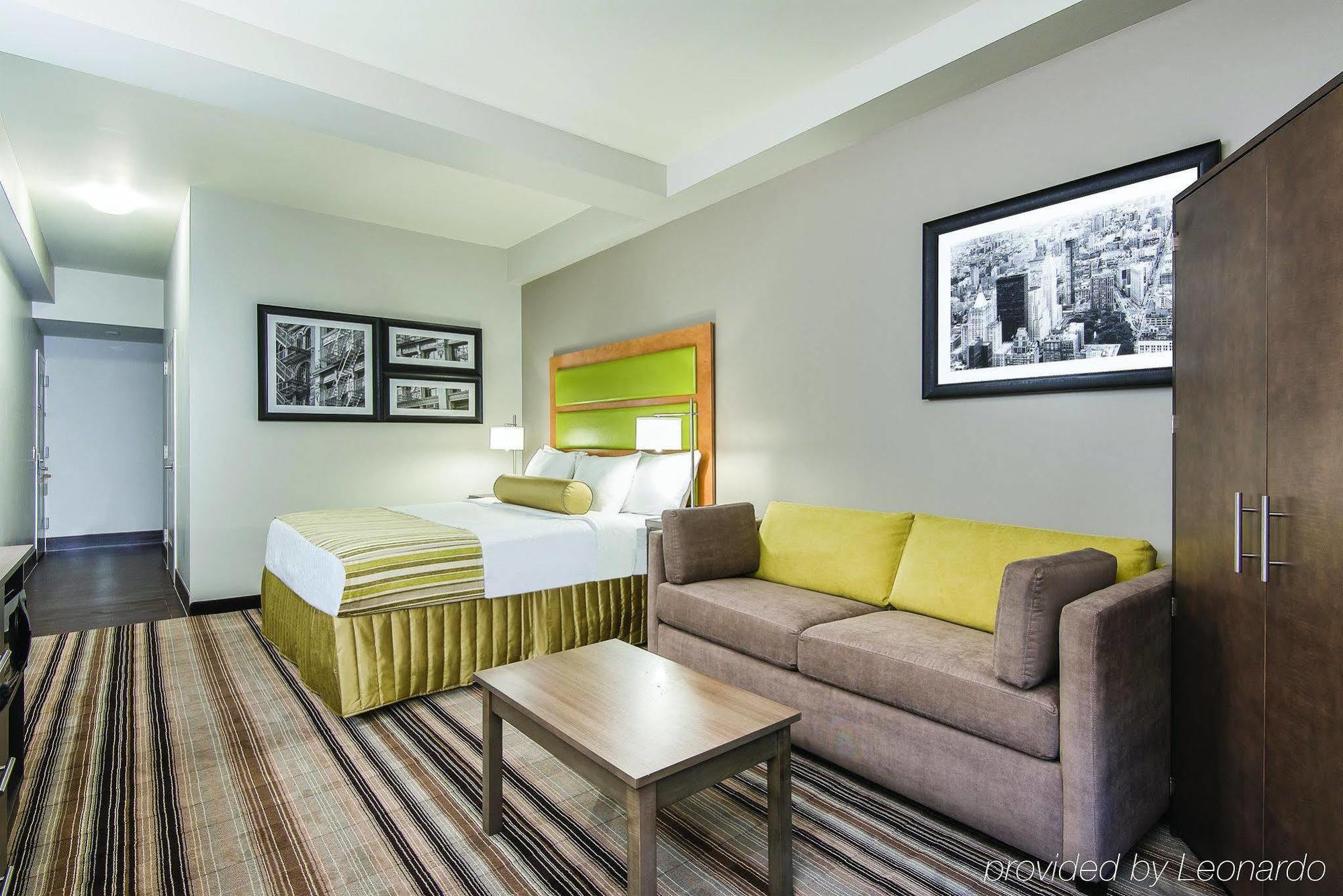 Hotel La Quinta By Wyndham Brooklyn East à New York Extérieur photo